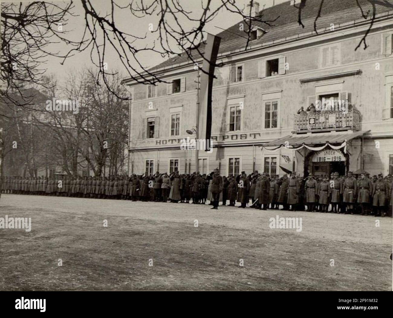 Cento anni di celebrazione dei cacciatori imperiali tirolesi a Brunico il 16.I.1916. Foto Stock