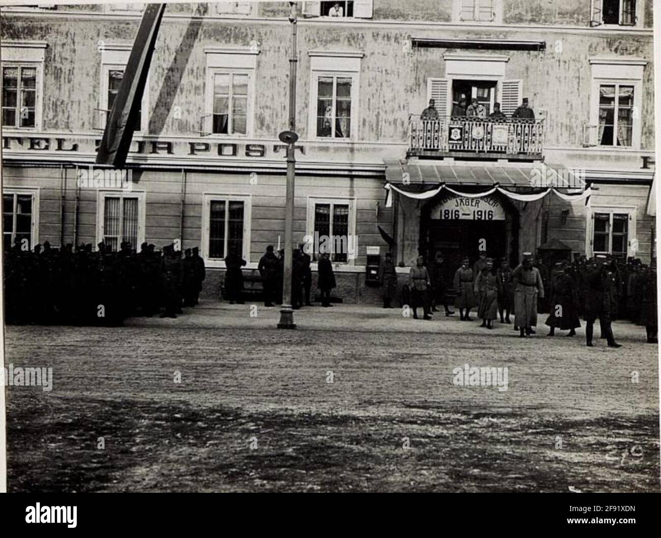 Brunico, Kaiserjägerfeier il 16.1.1916. L'eccellenza di Roth si aspetta la defilatura dei Cacciatori imperiali. . Foto Stock