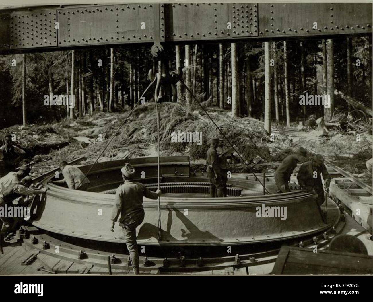 Litorali come Haitz L / 15, batteria 3, posizione nel Lesachtal. Sospensione dell'anello di articolazione sull'anello del letto in appoggio. Vista interna. Registrato il 16 agosto 1916.. Foto Stock