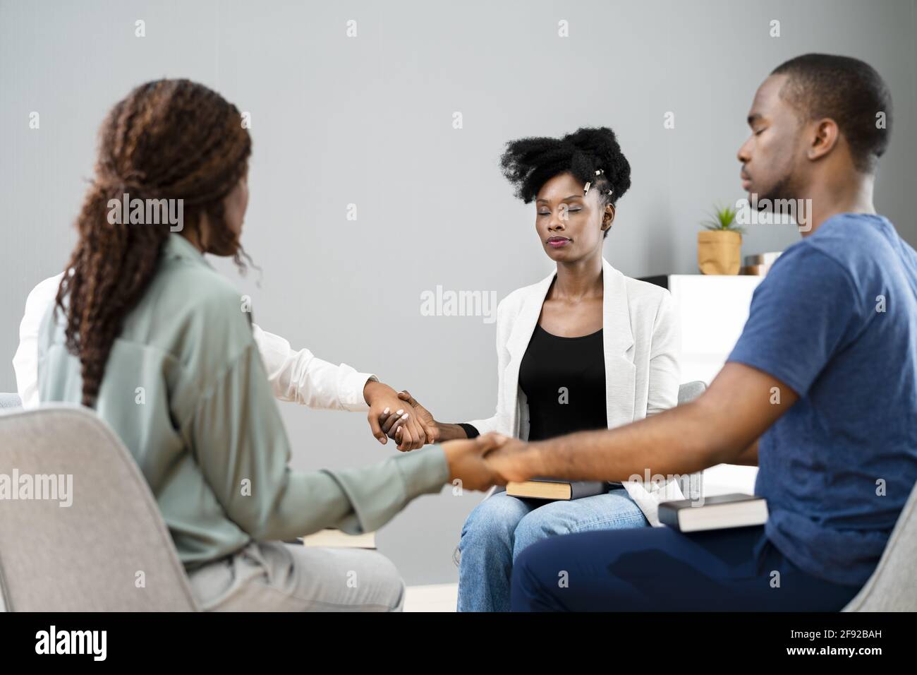 African Team Motivational Spirit Team Meeting Holding Hands Foto Stock