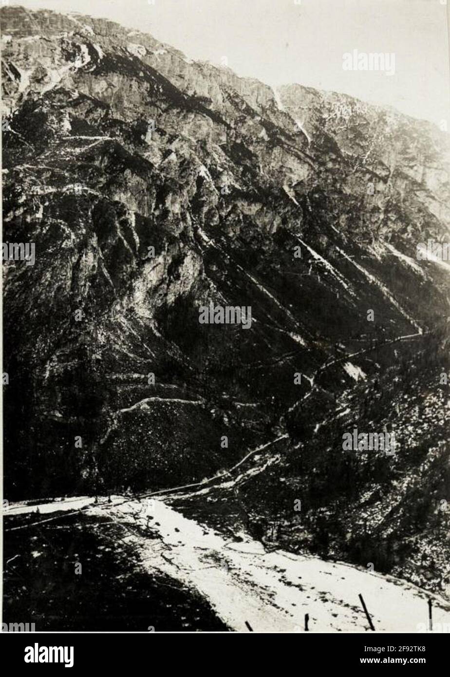 Monte piano Panorama (punto di vista del fumo Cofel, quarta parte immagine a WK1 Alb013 03577A) continua piano-Sud e Valuation al Border Bridge. . Foto Stock