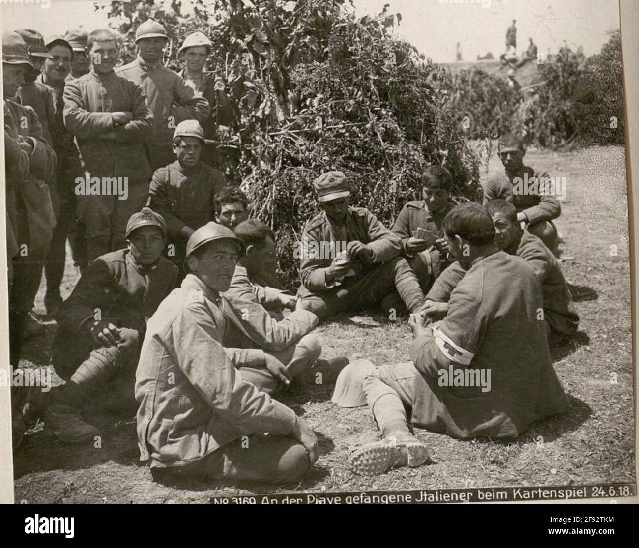 Sul Piave prigioniero Italiano nel gioco di carte 24.6.18. . Foto Stock
