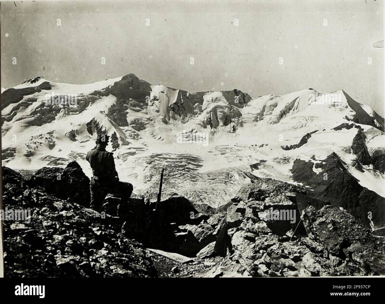 Posizione base del salone: Vista su Punta San Matteo Pizzo Tresero. . Foto Stock