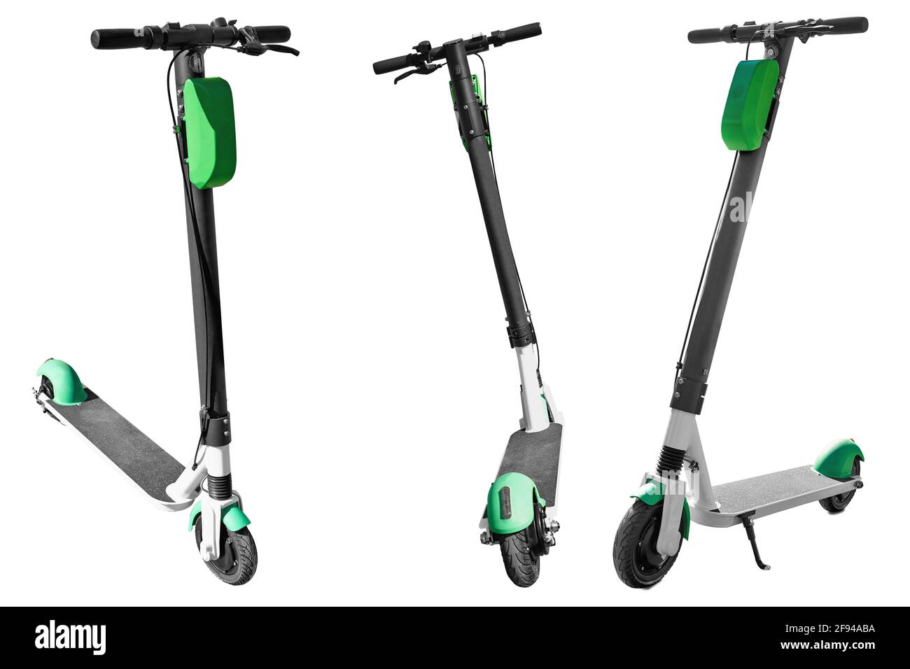 Tre posizioni di uno scooter elettrico nero e verde in affitto. Isolato su bianco con tracciato di ritaglio Foto Stock