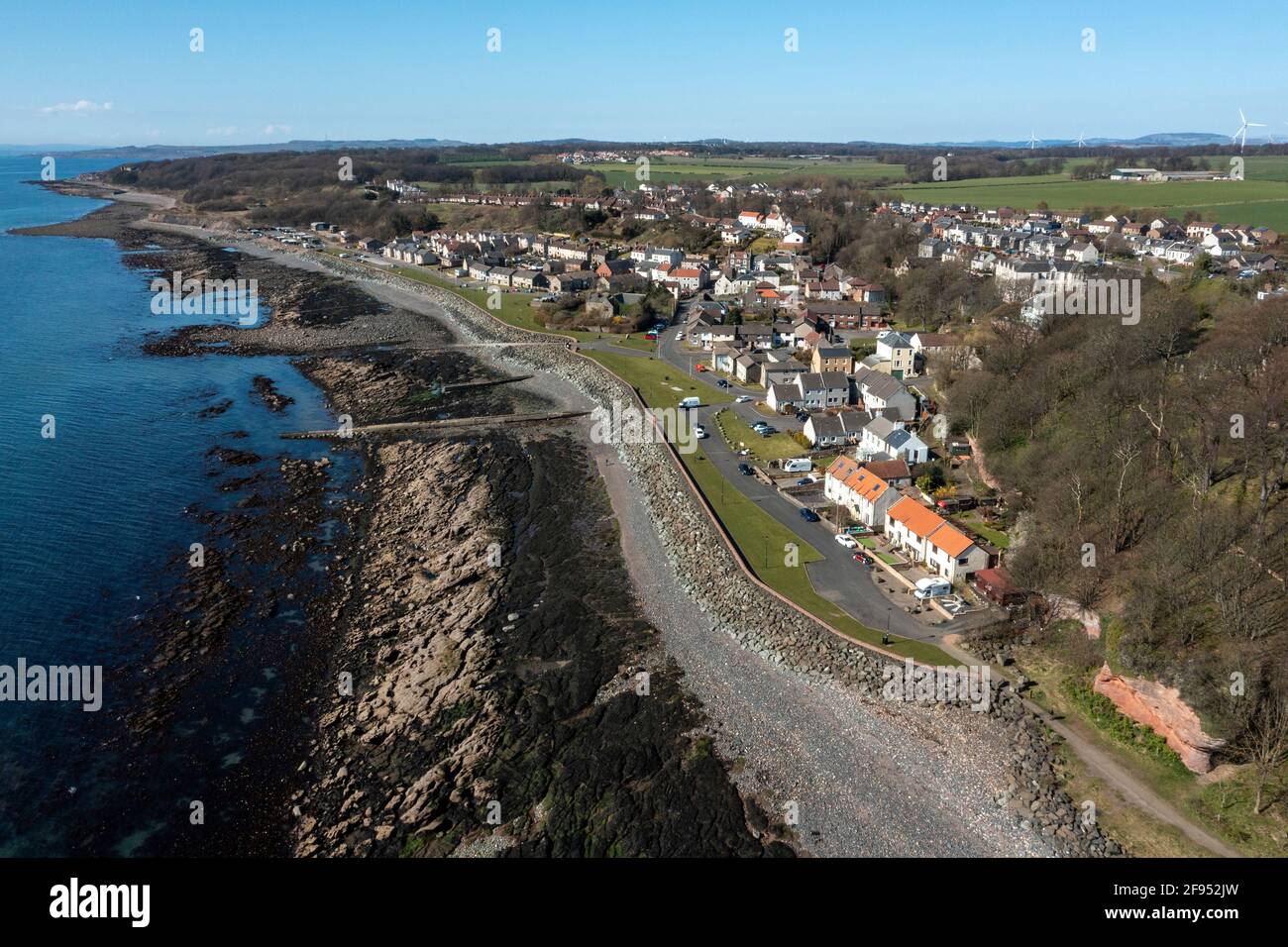 Vista aerea di East Wemyss, un'ex città mineraria sulla costa di fife, Scozia, regno Unito. Foto Stock