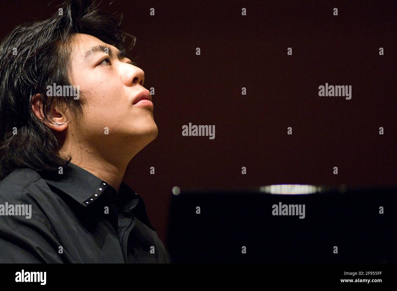DEU, Deutschland, Ruhrgebiet, Essen, 10.02.2006: Der pianist Lang bei der Probe vor seinem Konzert in der Philharmonie Essen. [(c) Michael Kneffe Foto Stock