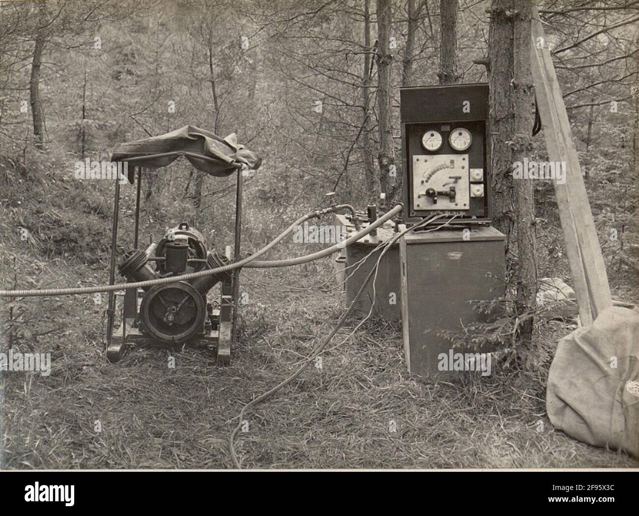 Trapano elettropneumatico, visto dal lato compressore con il coperchio di aspirazione rimosso. Registrato il 29 maggio 1916. Foto Stock