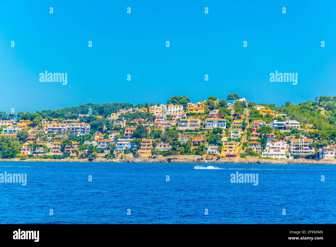 Vista sul mare di Port d'Alcudia, Maiorca, Spagna Foto Stock