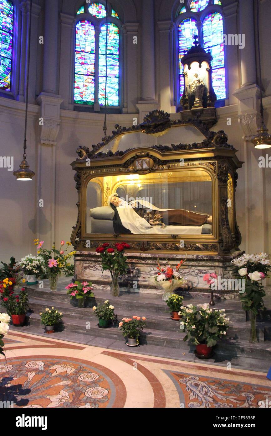 carmelo con il reliquiario di sainte-thérèse a lisieux in normandia (francia) Foto Stock