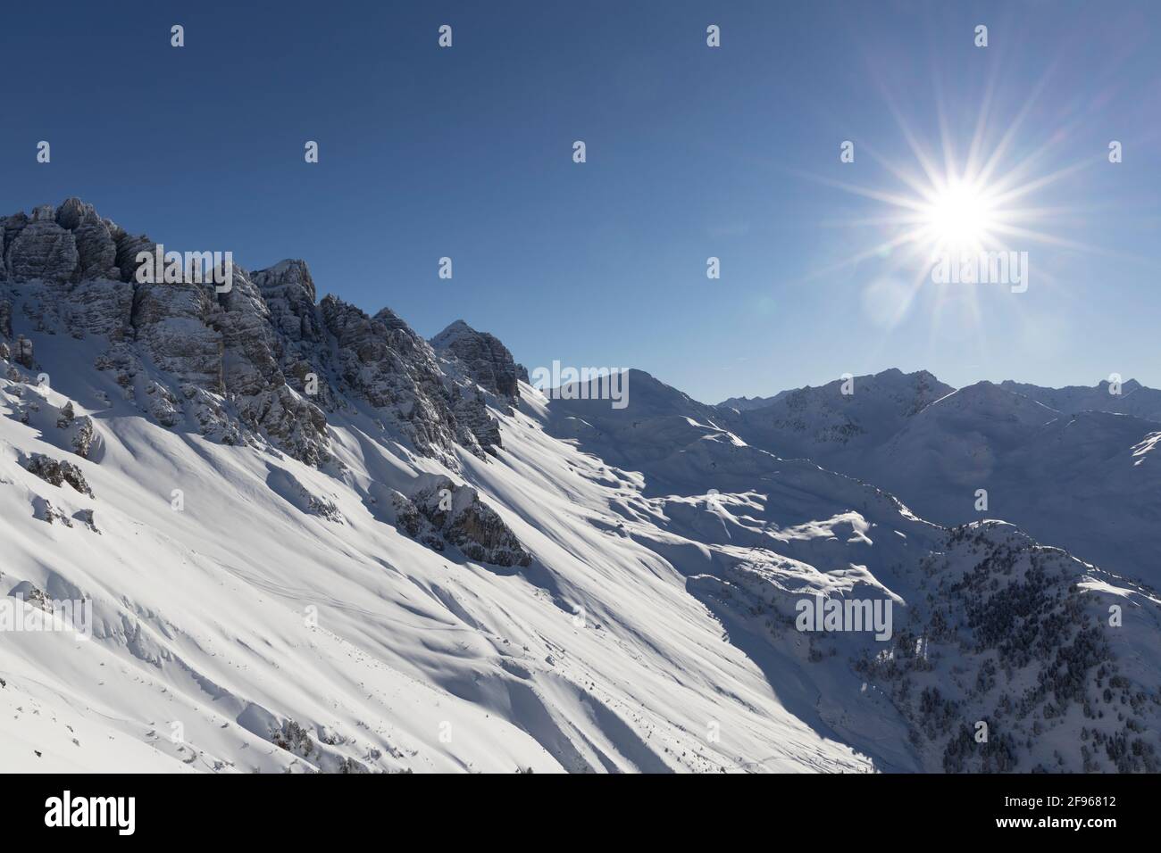 La Kalkkögel con la stella solare Foto Stock