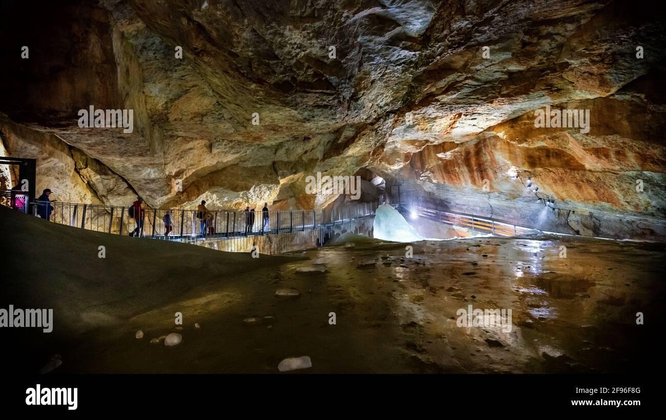 Caverna di ghiaccio di Dachstein, ponte di caverna, ghiaccio vecchio, caverna, ponte sospeso di caverna Foto Stock