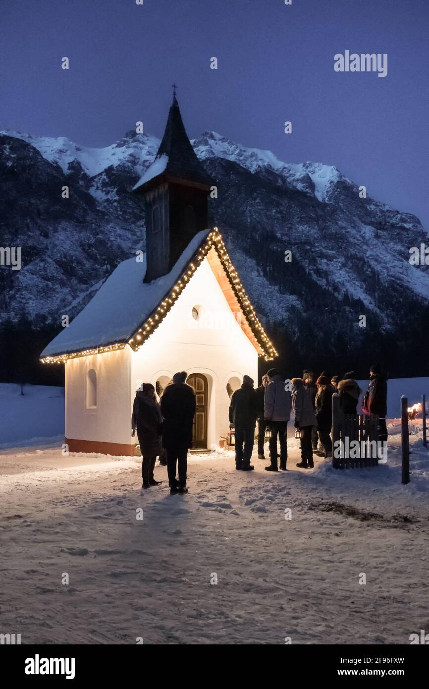 cappella a Leutasch al tempo di Natale, tempo di Avvento, escursione cappella, Foto Stock