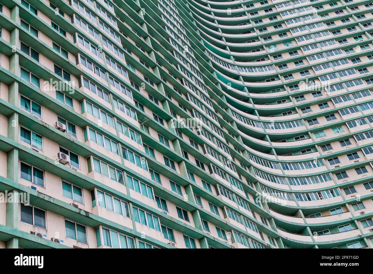 L'AVANA, CUBA - 21 FEBBRAIO 2016: Edificio FOCSA, l'edificio più alto di Cuba, situato nel quartiere di Vedado a l'Avana. Foto Stock