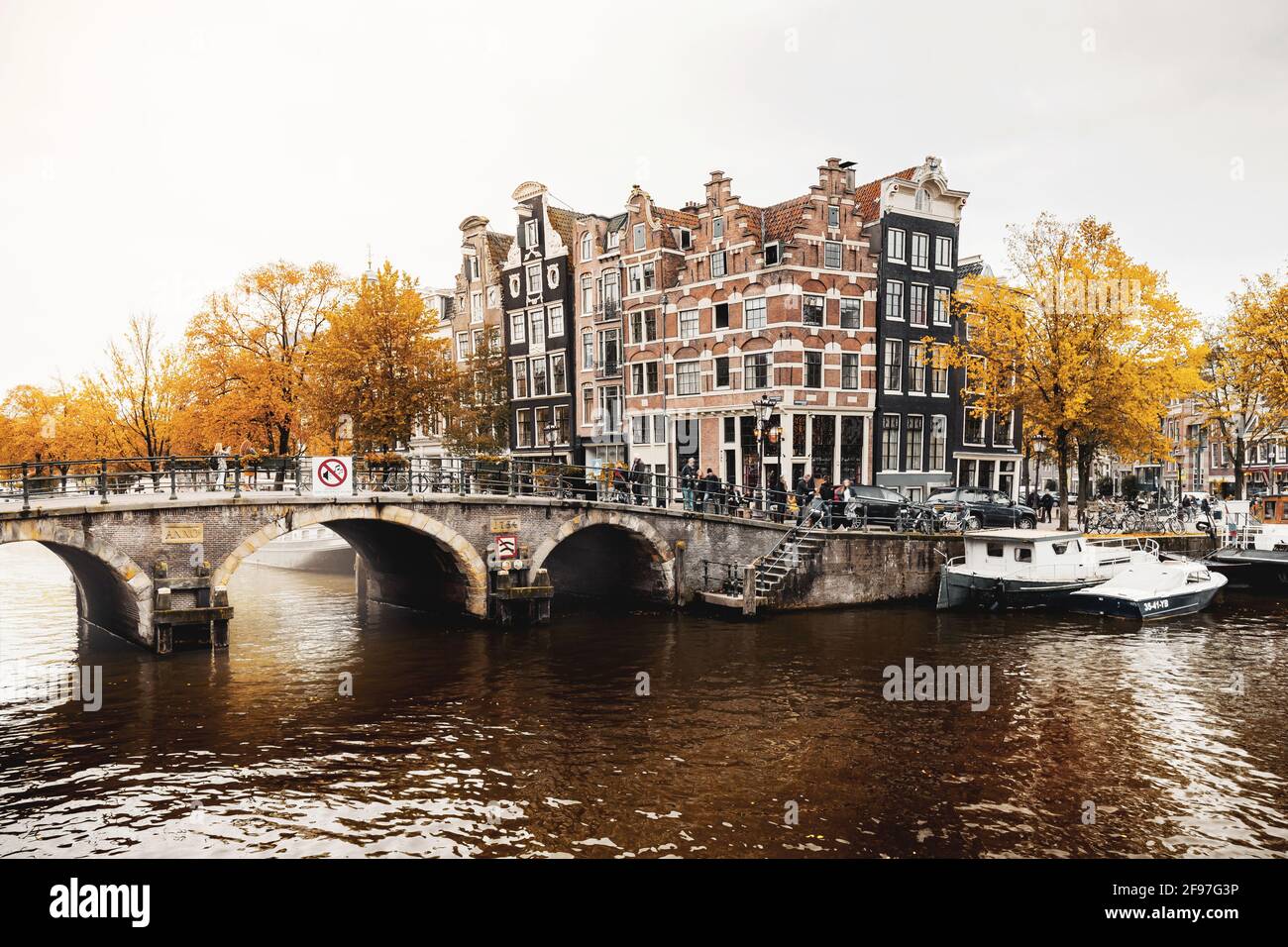 Autunno nel quartiere Jordaan di Amsterdam, una delle principali attrazioni Foto Stock