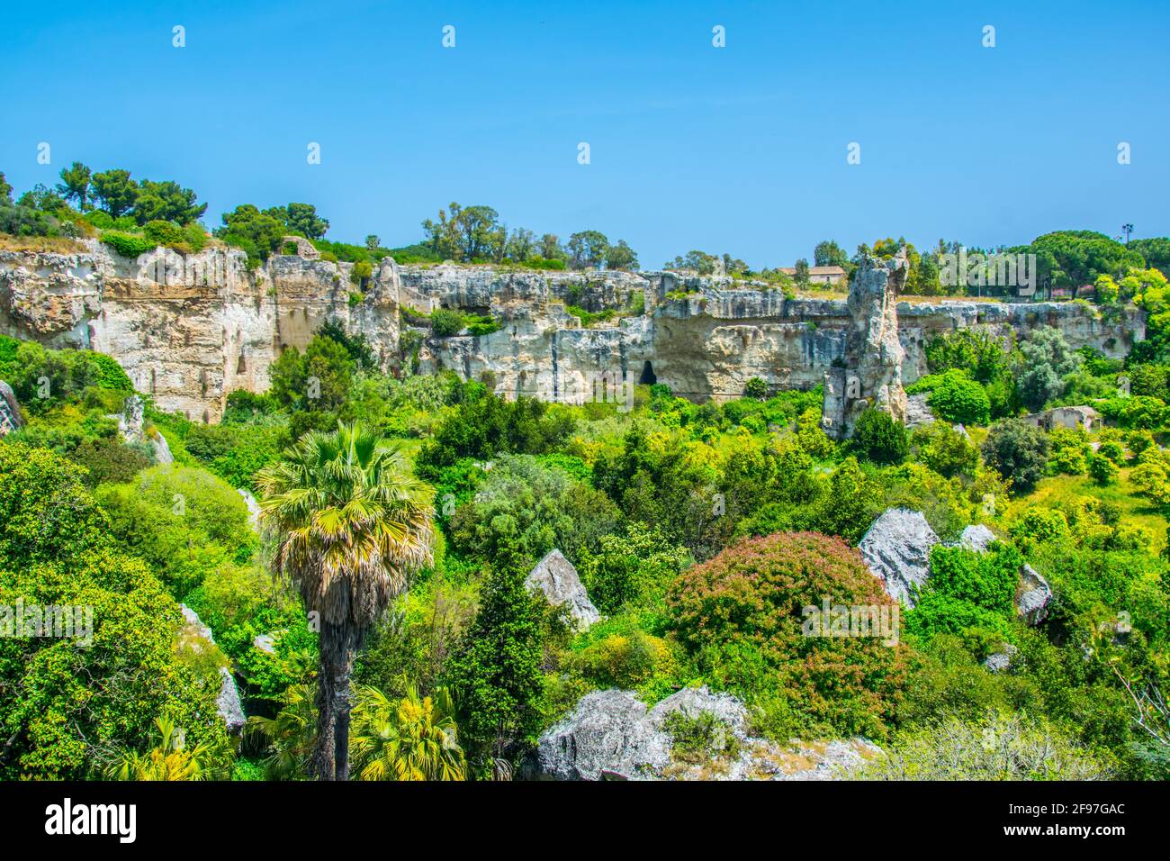 Veduta di Latomia del paradiso nel Parco Archeologico della Neapolis a Siracusa, Sicilia, Italia Foto Stock