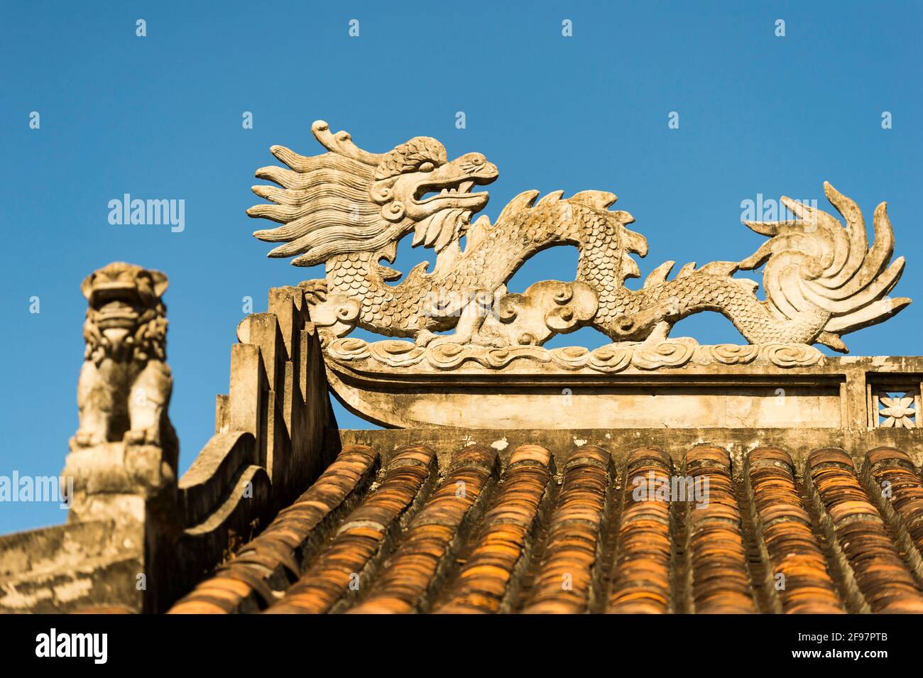 Vietnam, da Nang, montagne di marmo, tetto, dettaglio, drago, Foto Stock