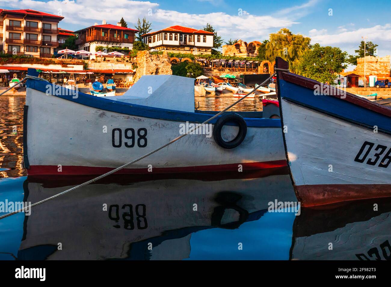 Mar Nero, Bulgaria - Giugno 2011: Porto di Nessebar Foto Stock