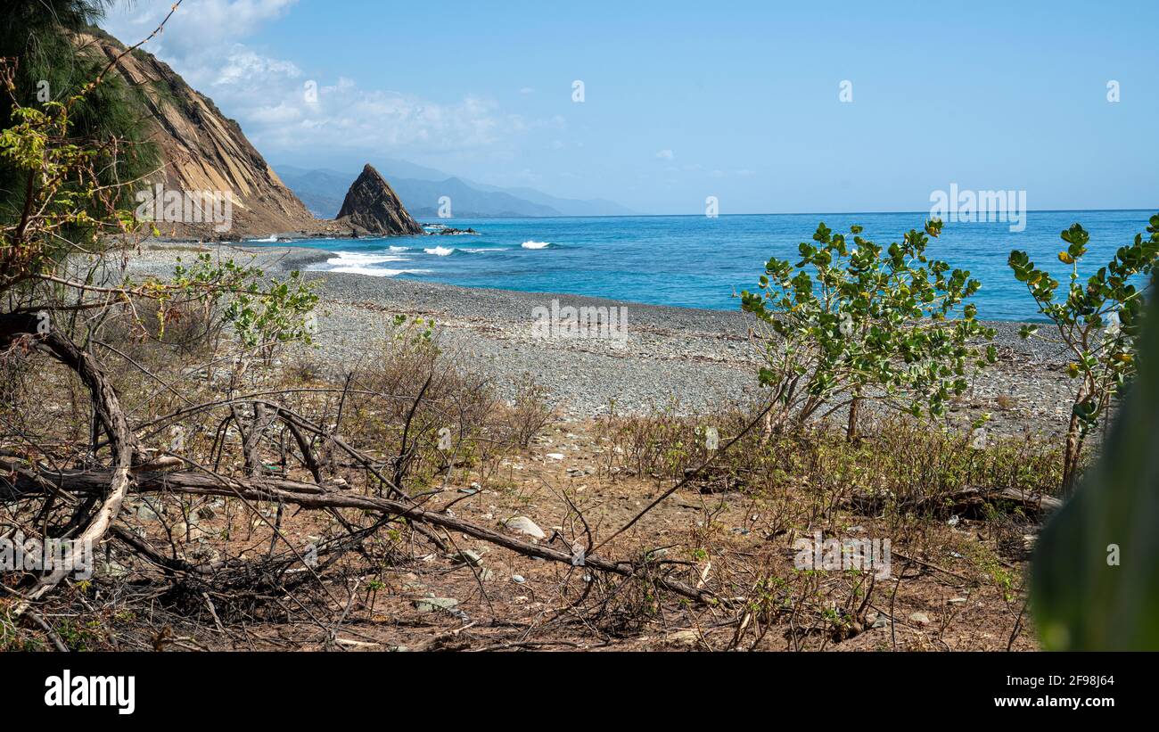 Spiaggia tra Pilon e la Mula ai piedi della Sierra Maestra, Granma, Cuba Foto Stock