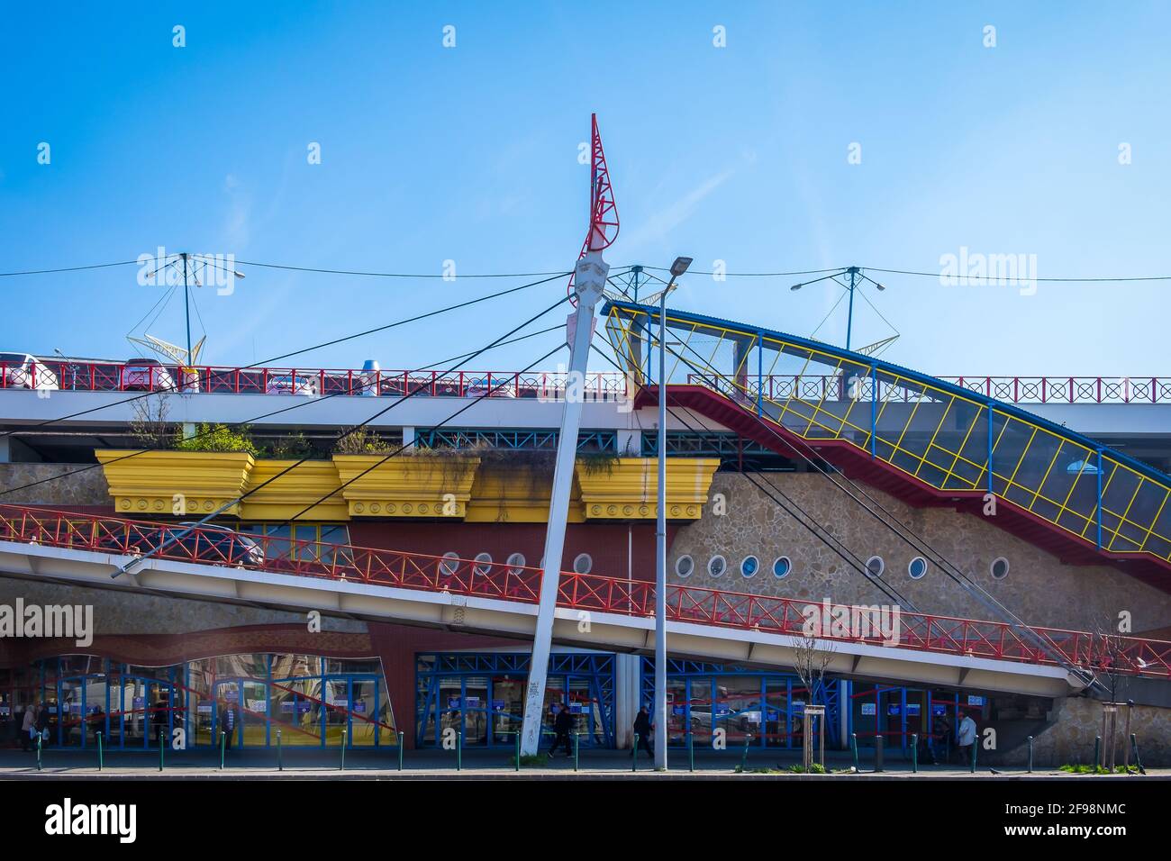Budapest, Ungheria, marzo 2020, vista del mercato di Lehel e dell'edificio del centro commerciale Foto Stock