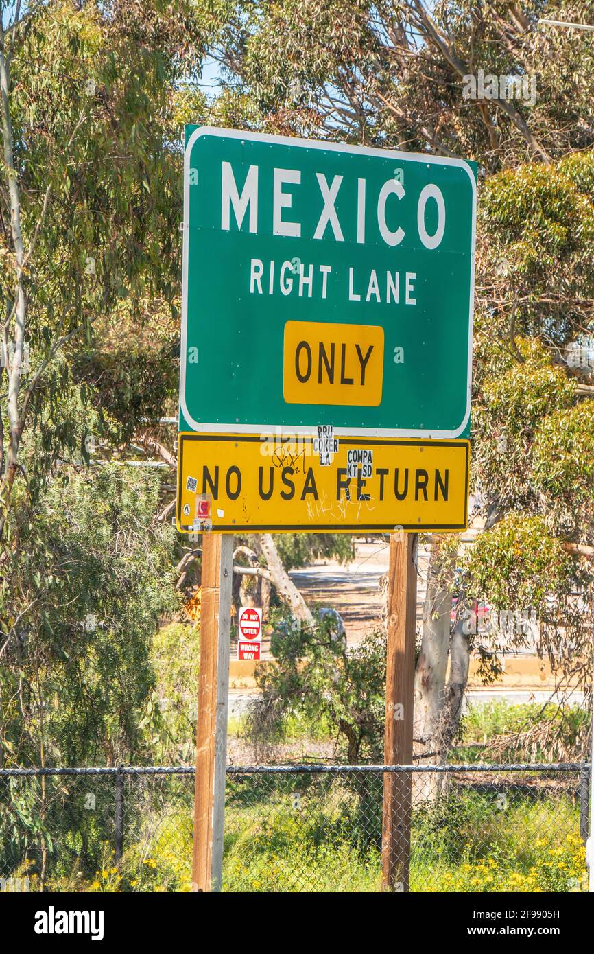 Cartello stradale al confine messicano - fotografia di viaggio Foto Stock