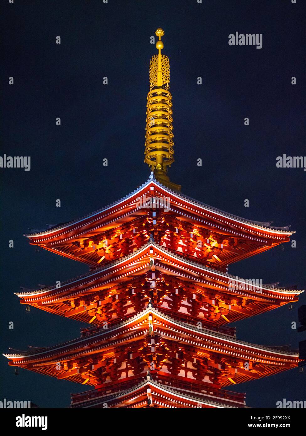 Più famoso tempio a Tokyo - Tempio Senso-Ji di notte Foto Stock