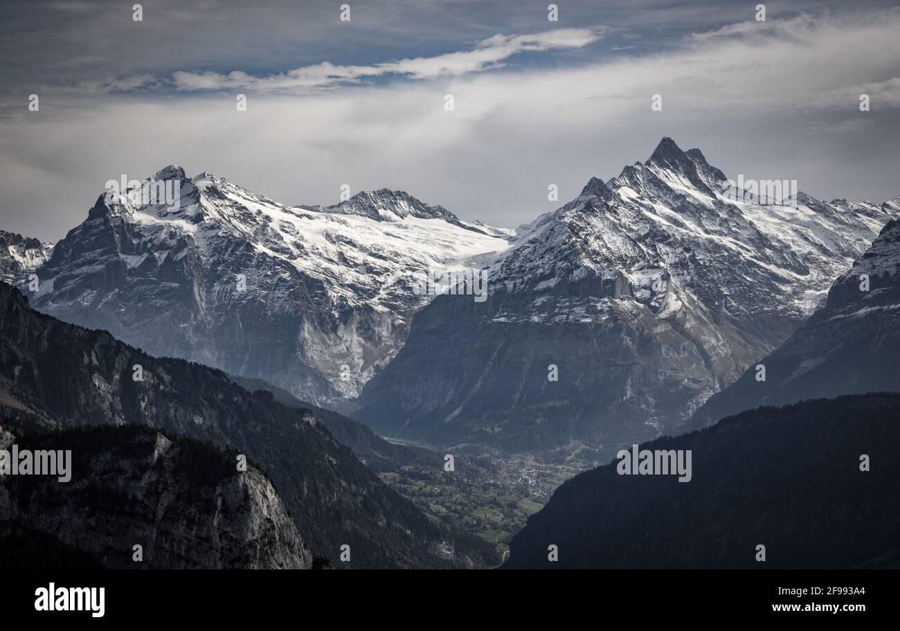 Le meravigliose montagne delle Alpi svizzere - fotografia di viaggio Foto Stock