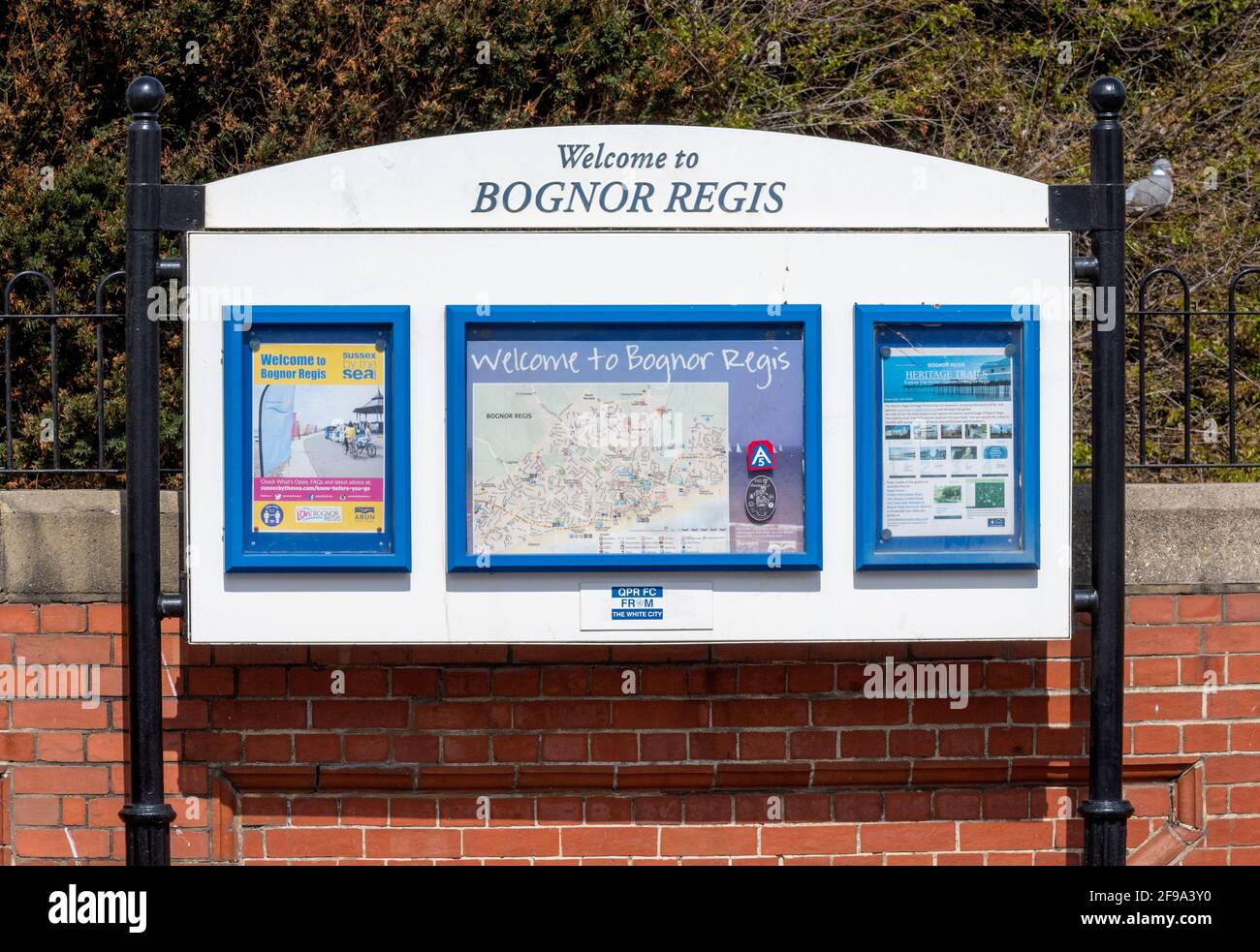 Pubblica informazione bordo sul lungomare di Bognor Regis, West Sussex, Inghilterra, Regno Unito Foto Stock