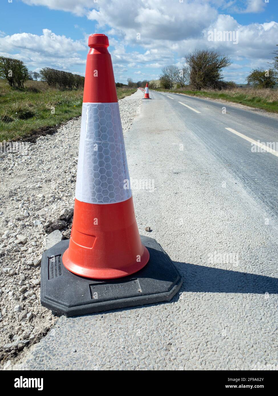 Road Cone Traffic Cone Road funziona ampliando il Regno Unito Foto Stock
