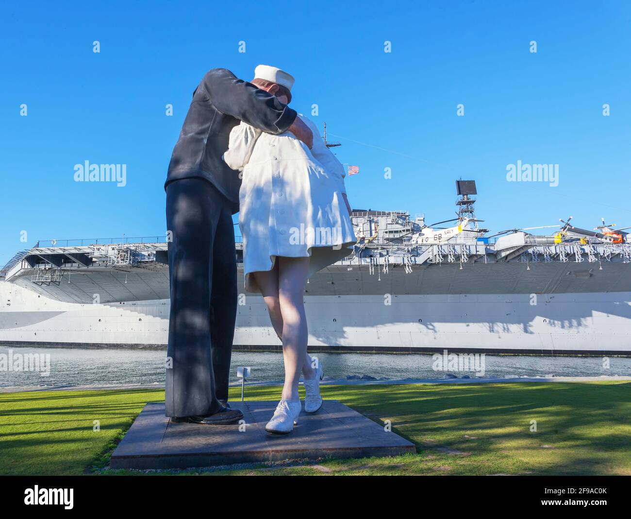 La scultura "resa incondizionata" di Seward Johnson, San Diego, California, Stati Uniti d'America, Foto Stock