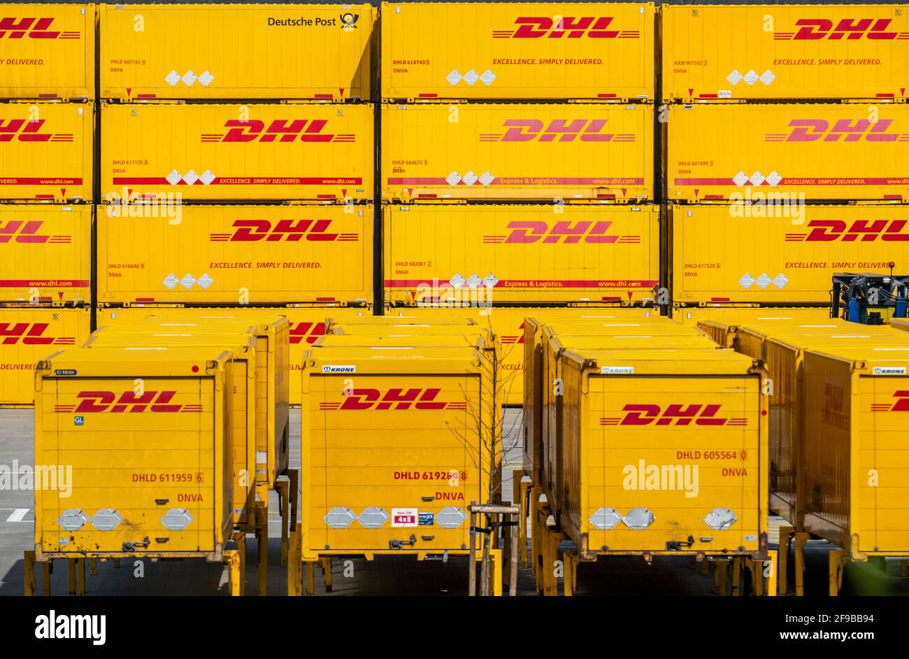 DHL, Deutsche Post, centro pacchi, magazzino per contenitori merci, Krefeld, NRW, Germania, Foto Stock