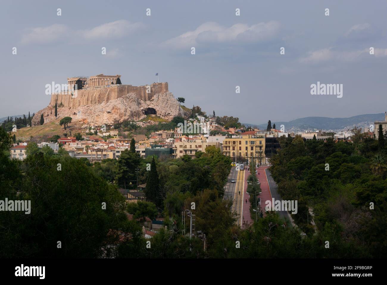 Vista di Atene. Acropoli di Atene. Partenone dell'Acropoli. La lunga passeggiata di Atene. Atene dall'alto. Foto Stock