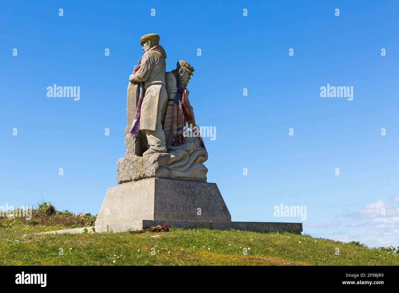 Spirit of Portland statua scultura in pietra a Portland Heights, Weymouth, Dorset UK nel mese di aprile Foto Stock