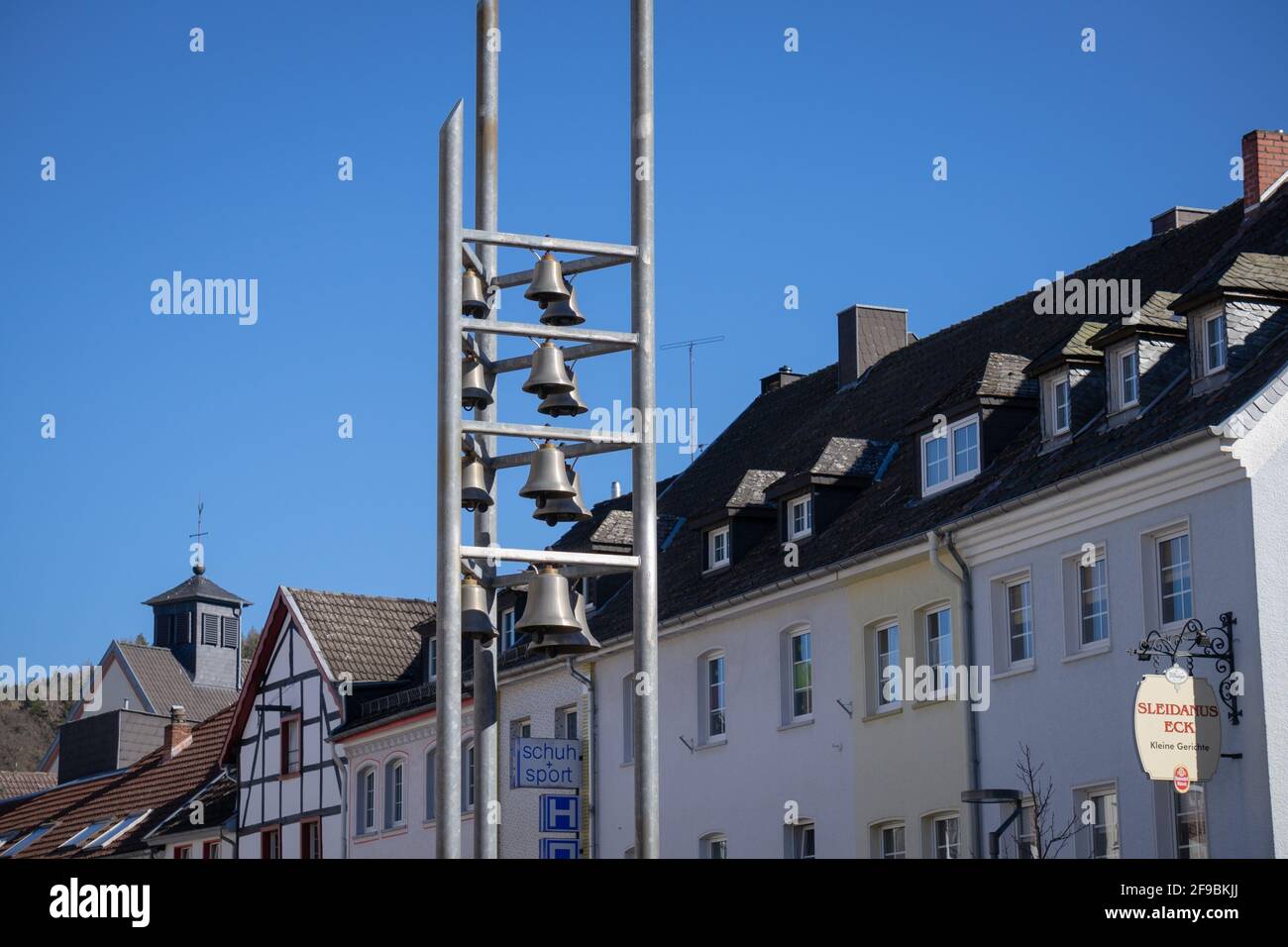 SCHLEIDEN, GERMANIA - Mar 02, 2021: Il carillon nel centro di Schleiden in Eifel sono un punto di riferimento della città. Foto Stock