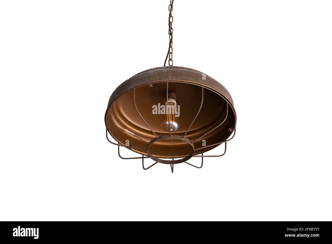 Lampada d'epoca con lampadina al tungsteno isolata su sfondo bianco. Foto Stock