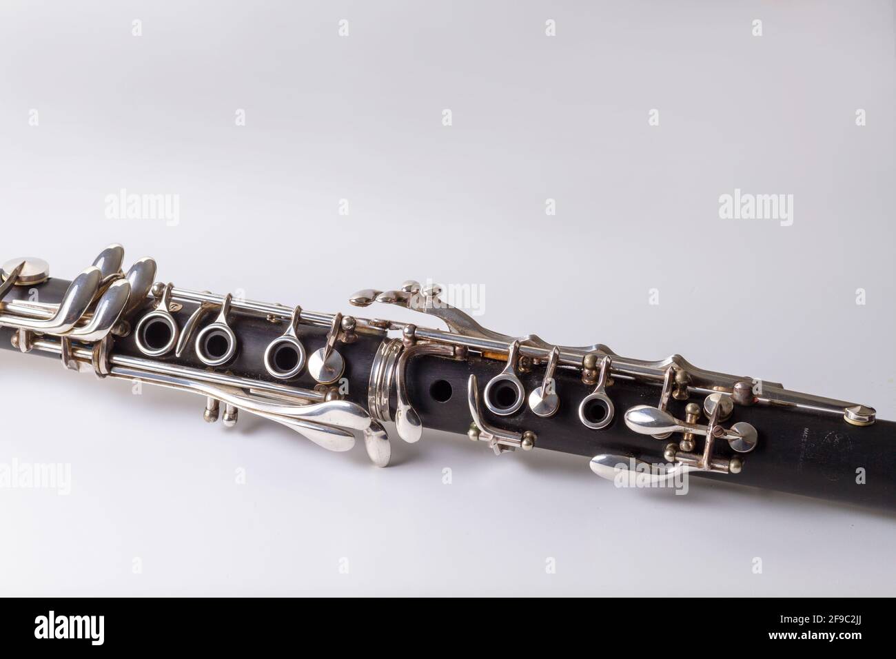 Clarinetto su sfondo bianco modello francese clarinetto (chiavi standard Boehm) Foto Stock
