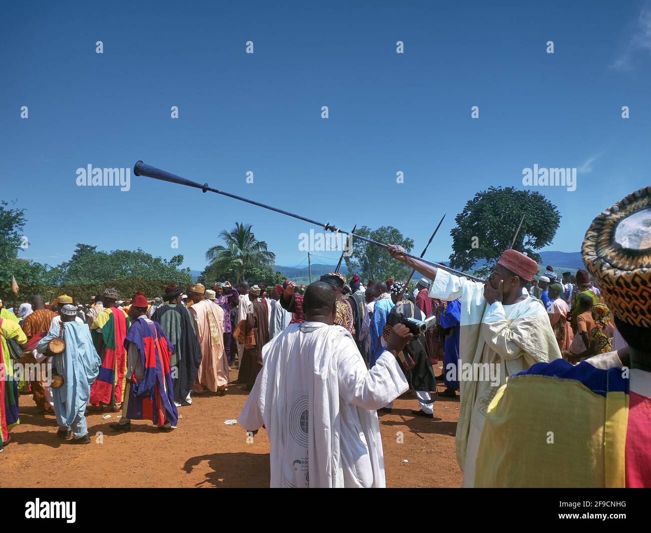 Tromba tradizionale all'evento tradizionale di Foumban, Camerun Foto Stock