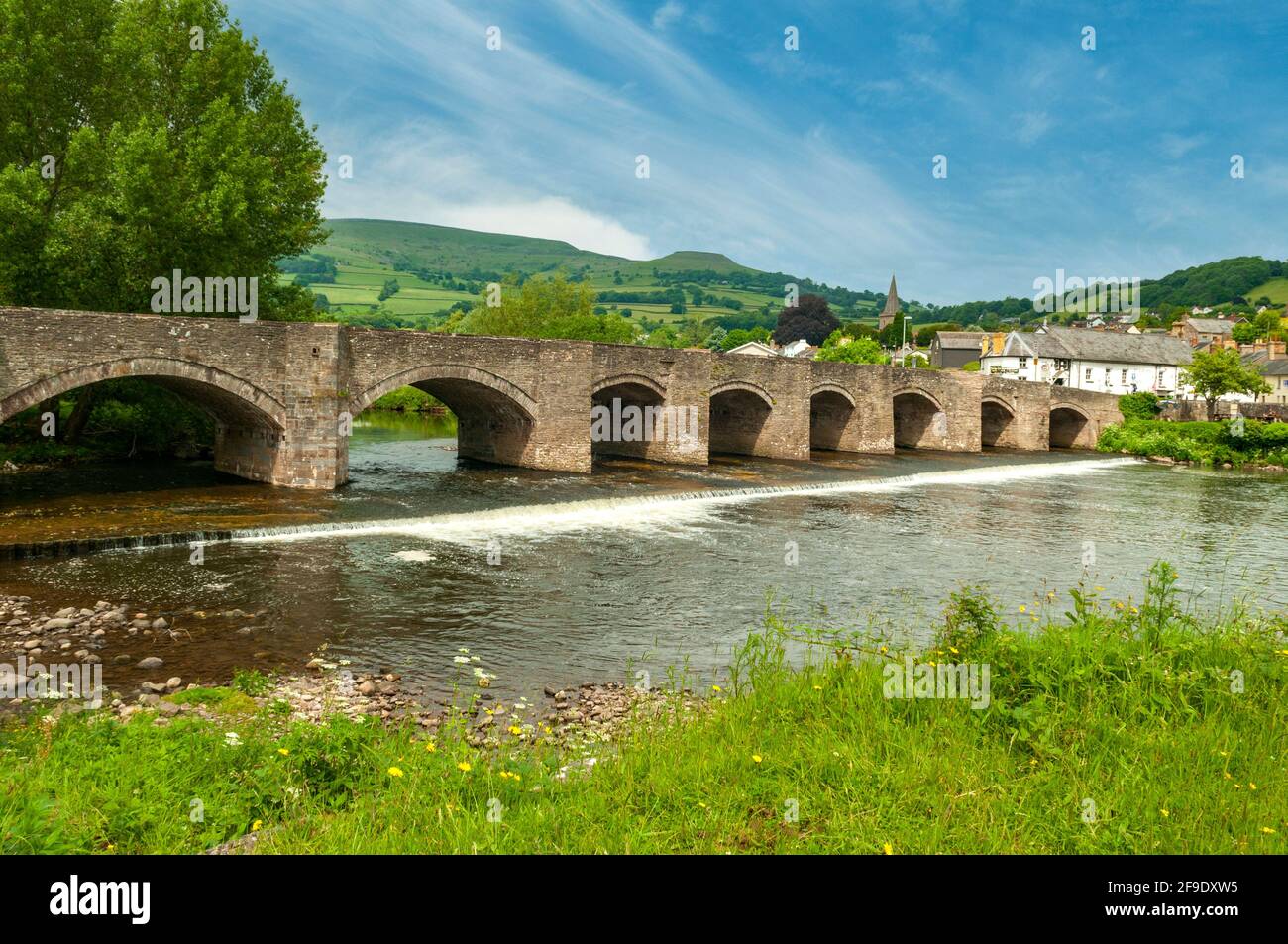 Ponte sul fiume Usk, Crickhowell, Powys, Galles Foto Stock