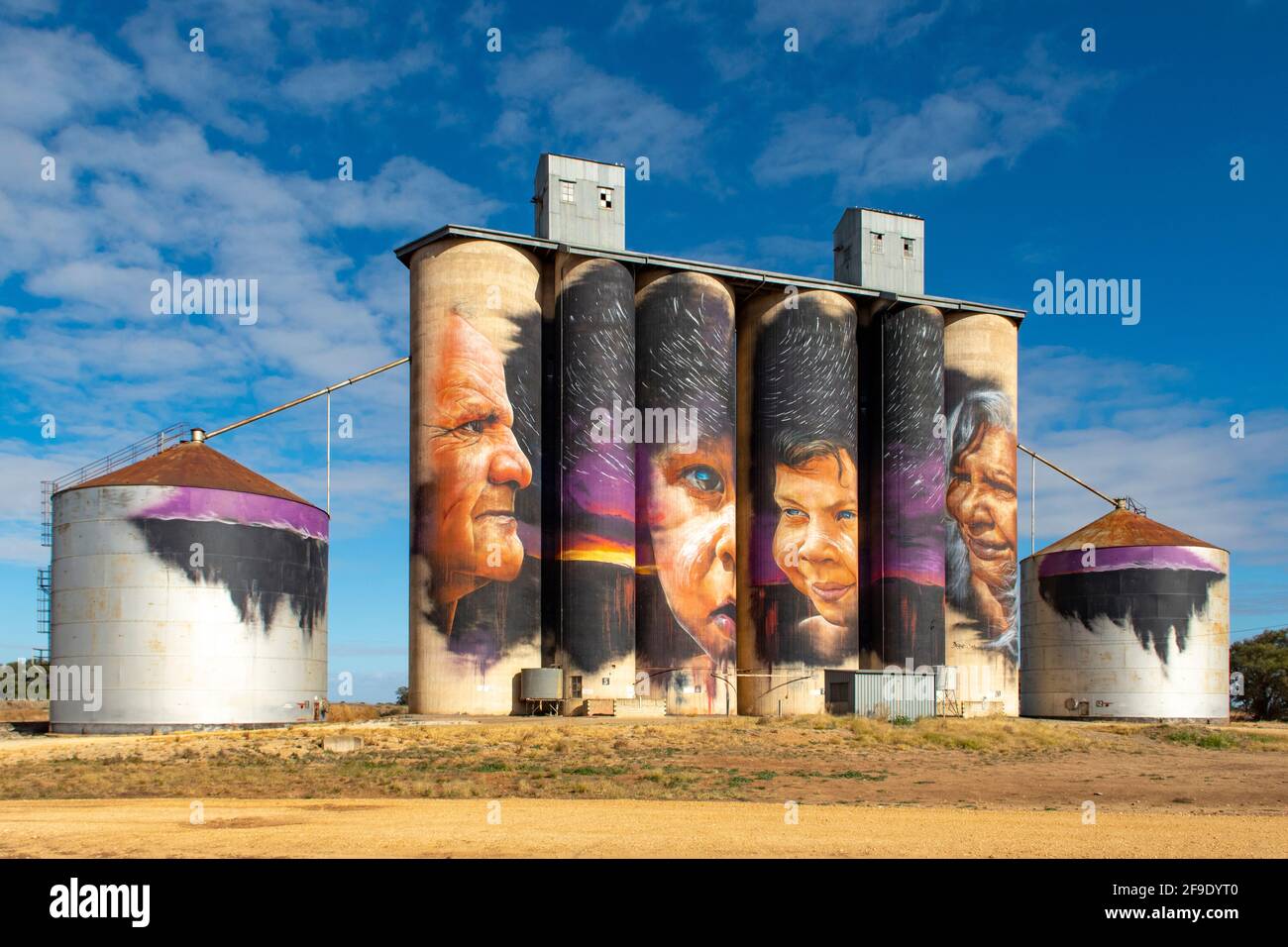 '''Índigenous'' Silo Art, Sheep Hills, Victoria, Australia Foto Stock