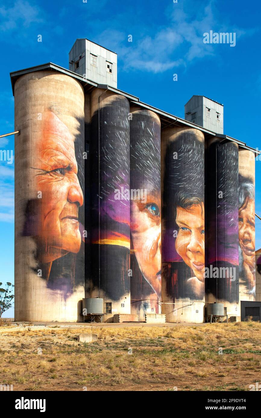 '''Índigenous'' Silo Art, Sheep Hills, Victoria, Australia Foto Stock