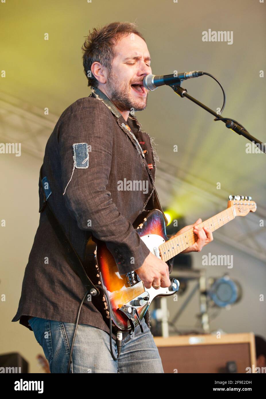 Tom Baxter, cantante e cantautore inglese, si esibisce al festival di Cornbury, Regno Unito. 30 giugno 2012 Foto Stock