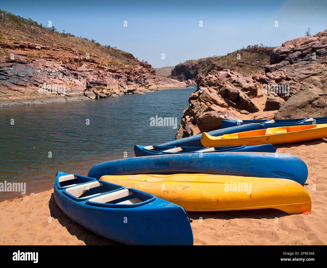 Kayak a Dimond Gorge sul fiume Fitzroy, Mornington, Kimberley, Australia occidentale Foto Stock