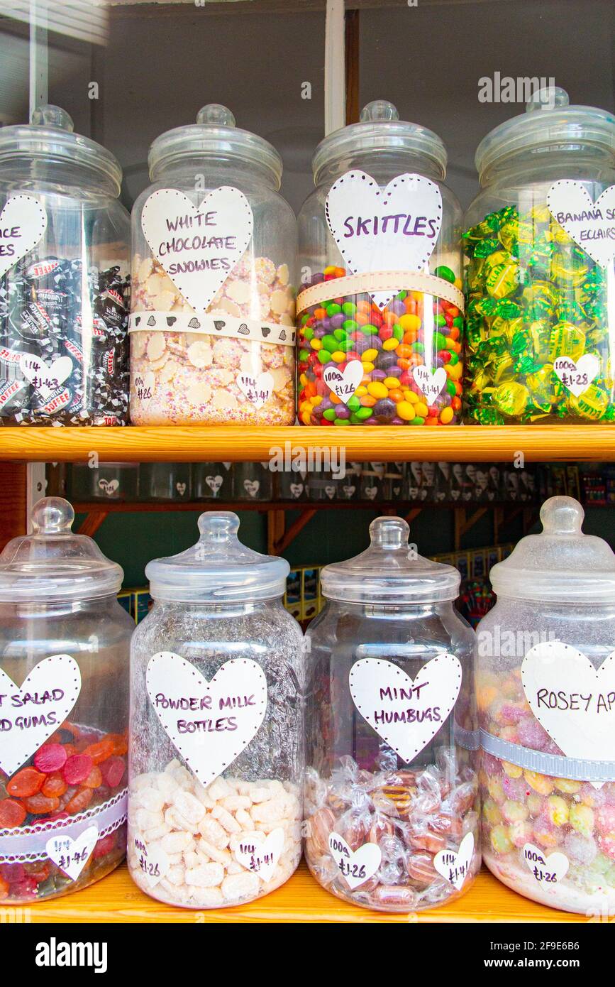 Barattoli tradizionali di dolci in un Foto Stock