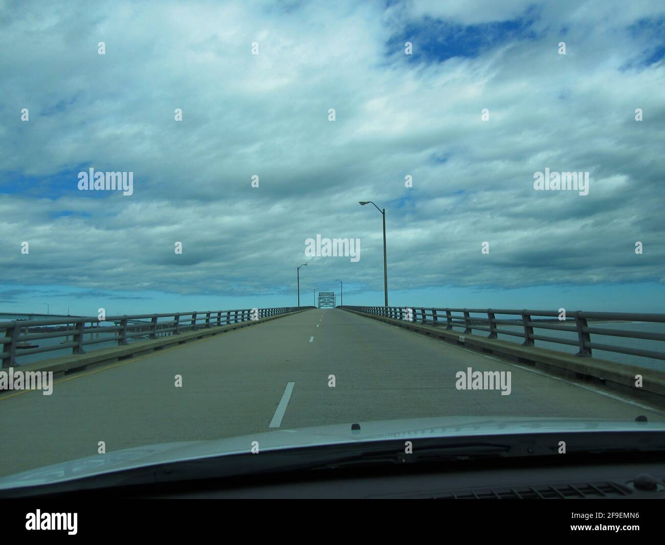 vista panoramica lungo il ponte della baia di chesapeake Foto Stock