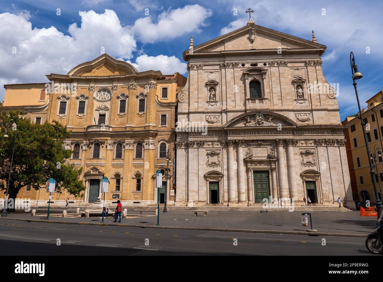 Santa Maria in Vallicella (Chiesa Nuova) e Oratorio dei Filippini a Roma Foto Stock