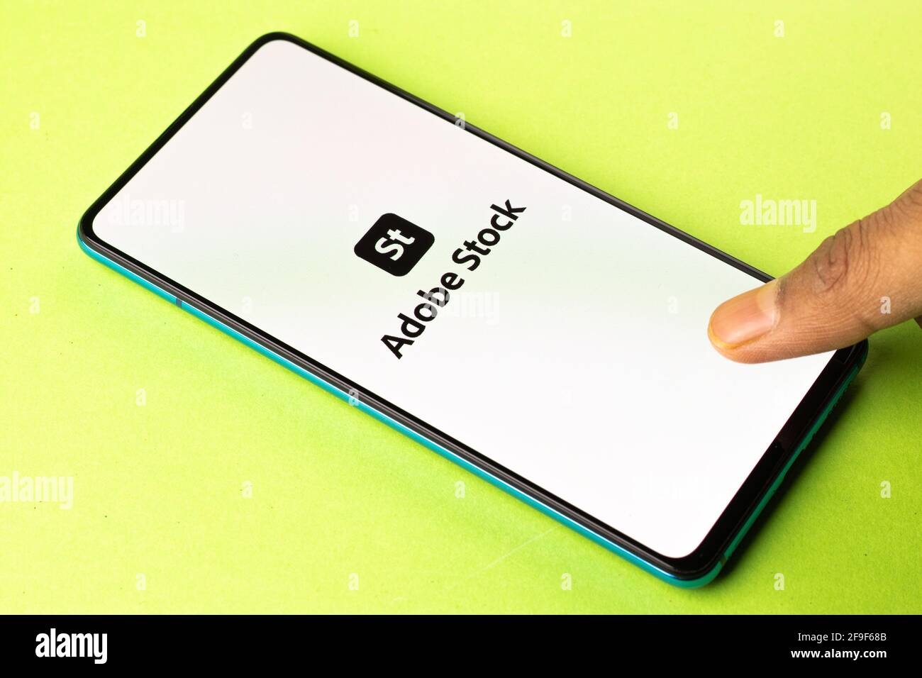 Assam, india - 19 Aprile 2021 : il logo di Adobe Stock sull'immagine d'archivio dello schermo del telefono. Foto Stock