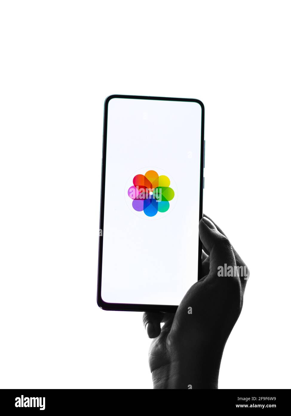 Assam, india - 19 Aprile 2021 : il logo di Apple Photos sull'immagine d'archivio dello schermo del telefono. Foto Stock