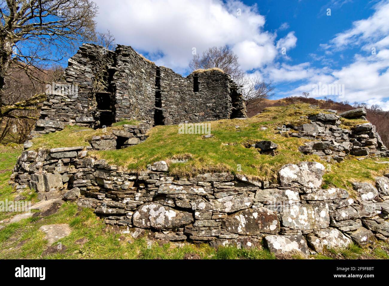 GLENELG HIGHLANDS SCOTLAND DUN TRODDAN BROCH VISTA DA SUD OVEST Foto Stock