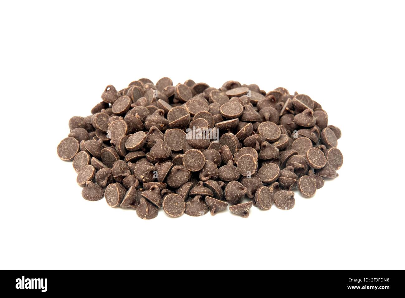 Gocce di cioccolato su sfondo bianco Foto Stock