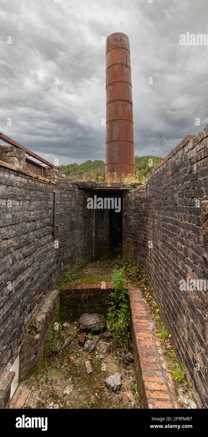 Vecchia fabbrica mineraria nella città fantasma di Waiuta, Isola del Sud della Nuova Zelanda Foto Stock