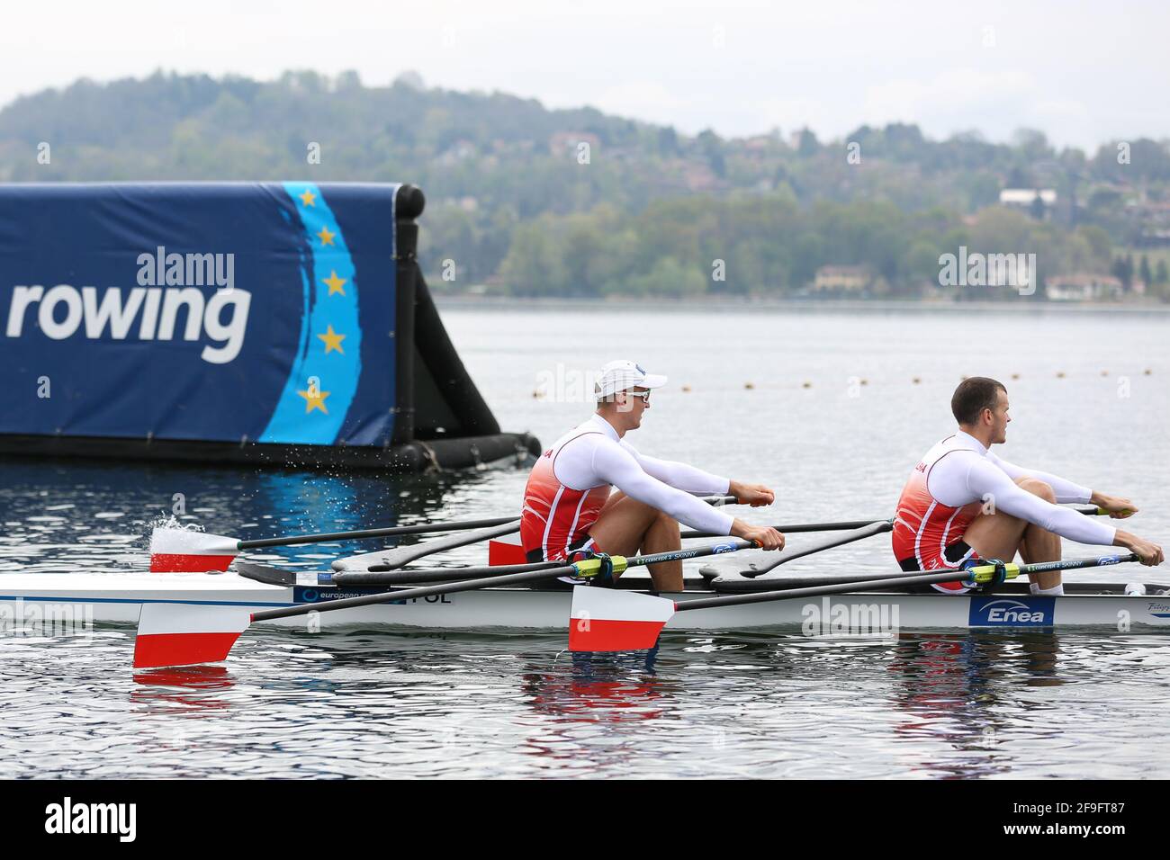 Miroslaw Zietarski e Mateusz Biskup della Polonia gareggiano nella Uomini Double sculls Semifinale A/B 2il giorno 2 al Campionato europeo di canottaggio a Lak Foto Stock